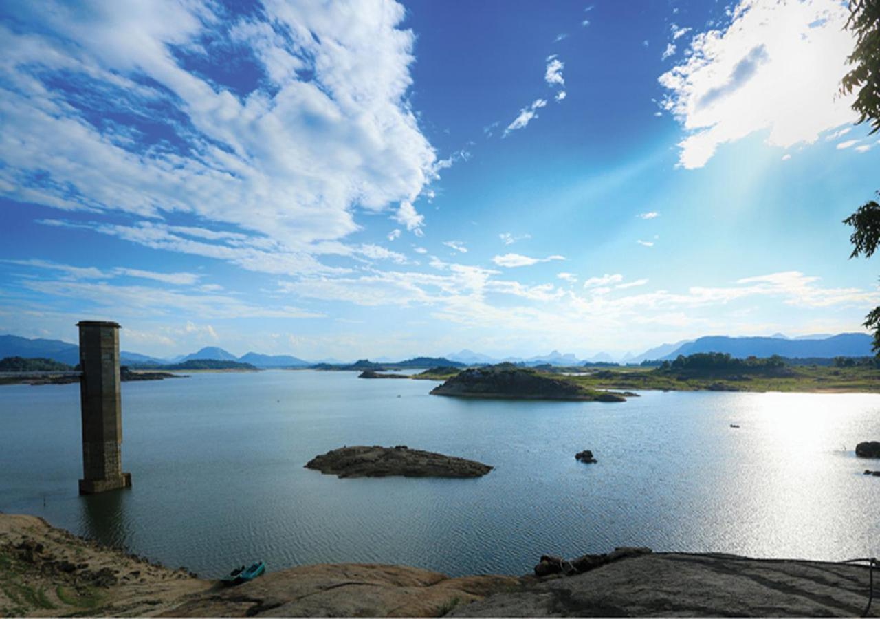 Rathnapriya Oasis 호텔 암파라 외부 사진